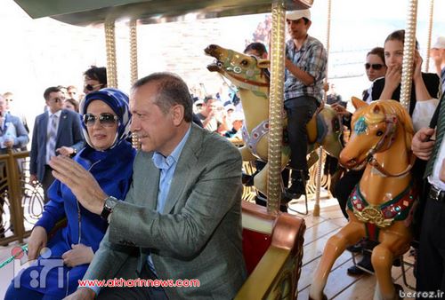 Photo Turkish President Erdogan and his wife (2)