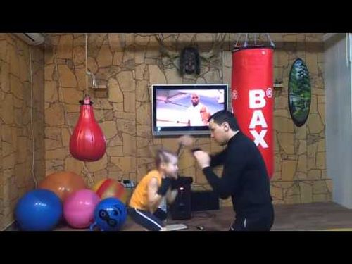 5 Years old Girl's Incredible Boxing