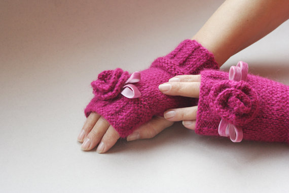 Knitted gloves without fingers (12)