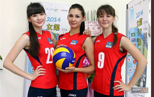 Kazakhstan-Sabina-Altynbekova-Volleyball-Player-Babe-pose-with-team-mate
