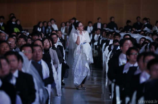 Photo 3800 married couples from all over the world in South Korea (1)