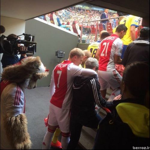 Happy Mother's Day by Ajax players (3)