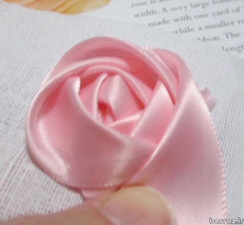 How to Make a Flat Ribbon Rose (9)